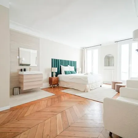 Proche De L'opera Bastille - Iii *