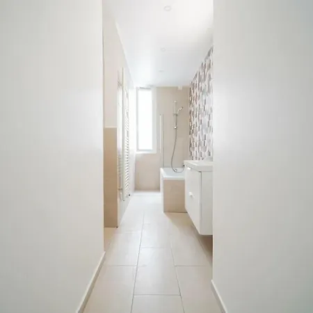 Proche De L'opera Bastille - Iii * París