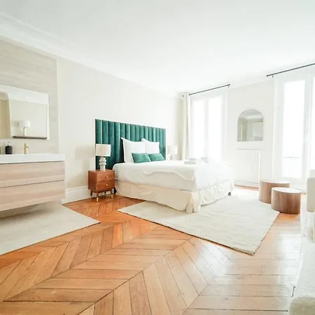 Proche De L'opera Bastille - Iii *